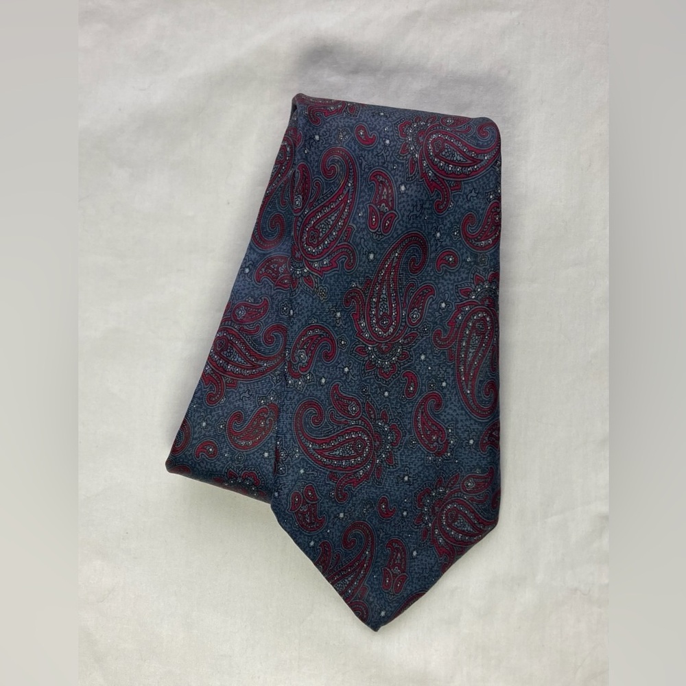 Vintage Christian Dior Silk Mens Tie Made In USA 3.5x55” Burgundy Gray Pattern